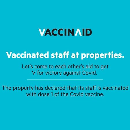 Vaccinated Staff- Oyo Flagship 60526 Five Star Grand Shamshabad Buitenkant foto